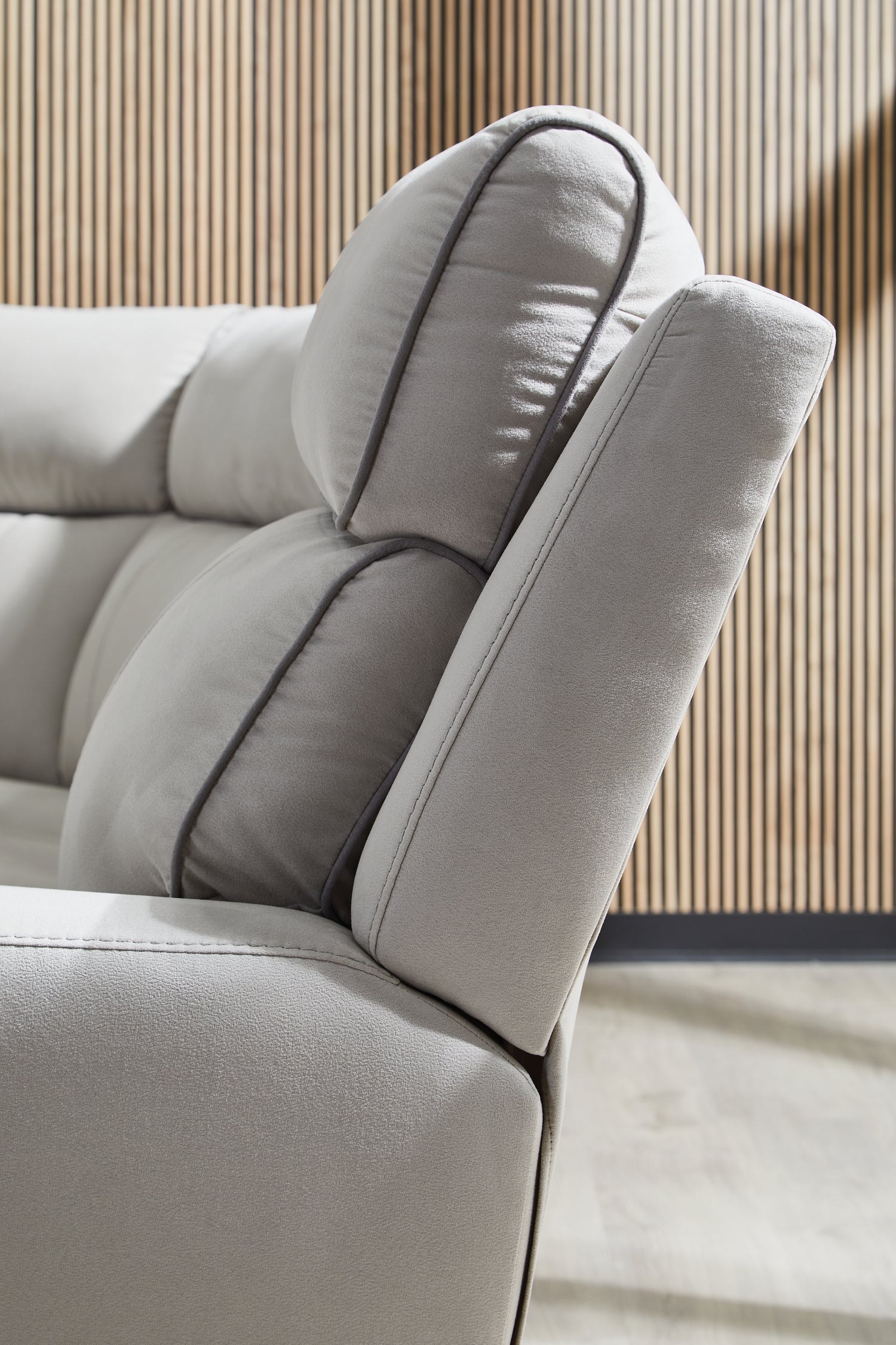 Social Pointe 6-Piece Power Reclining Sectional