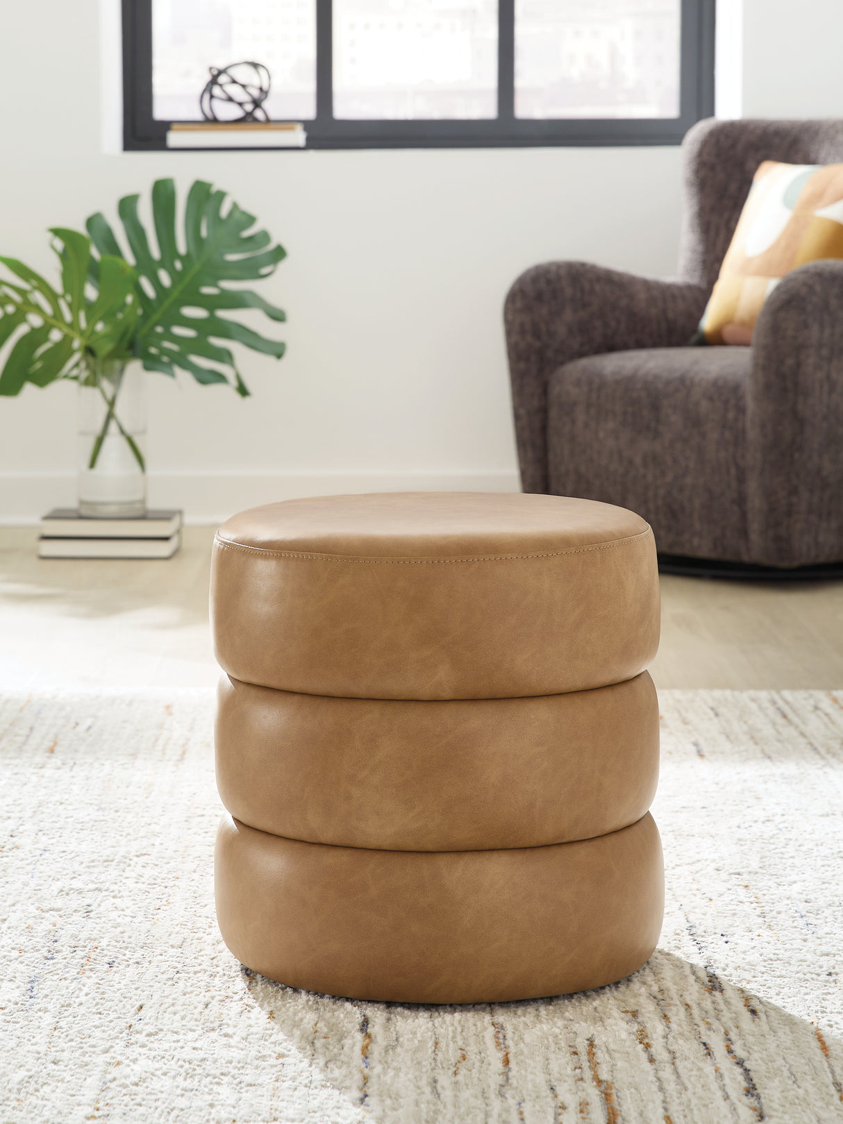 Furniture City Houma - Ashley Furniture - Ummi Swivel Accent Ottoman - Swivel Accent Ottoman / Caramel - A3000791
