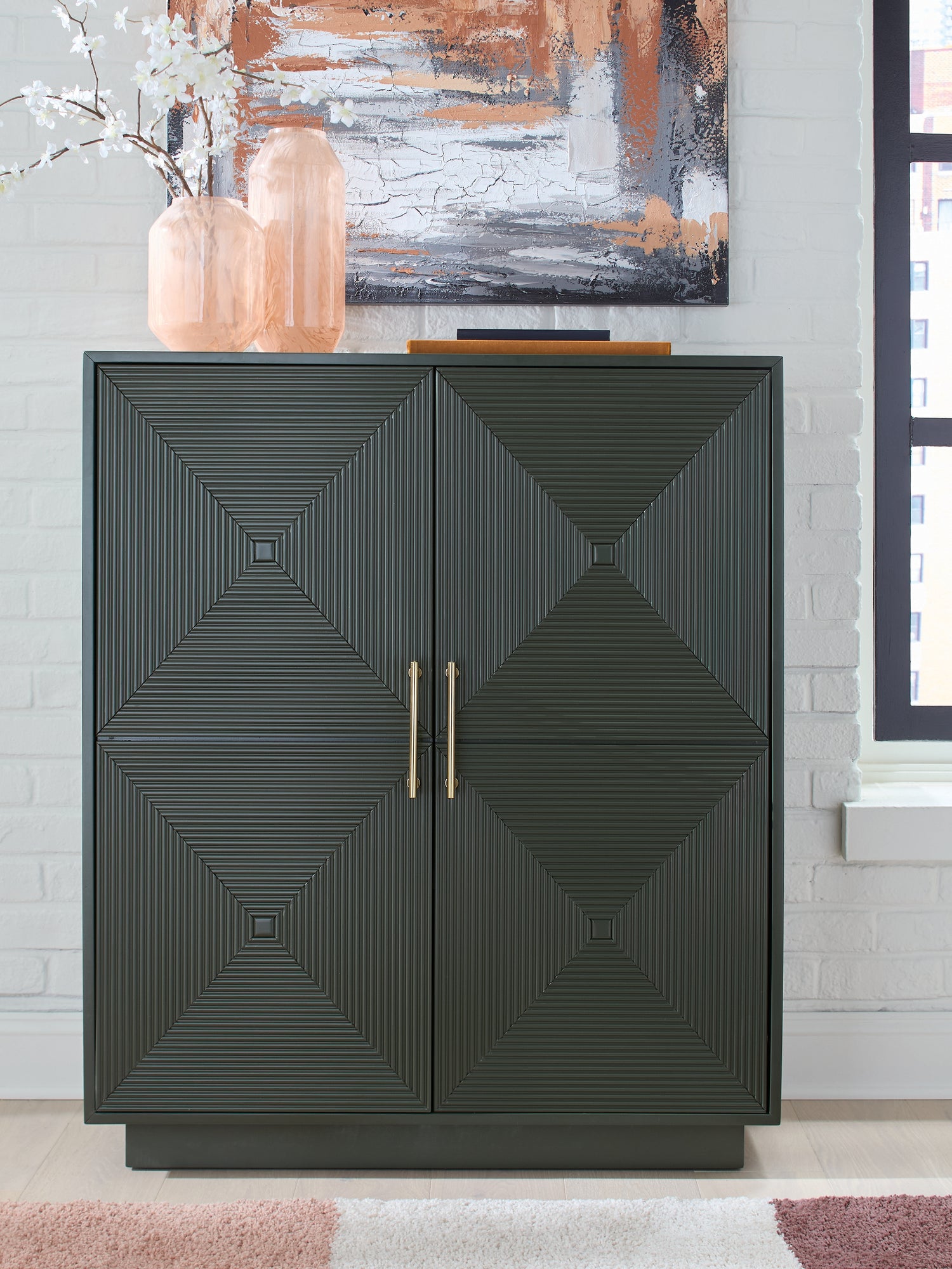 Furniture City Houma - Ashley Furniture - Geirwood Accent Cabinet - Accent Cabinet - A4000676