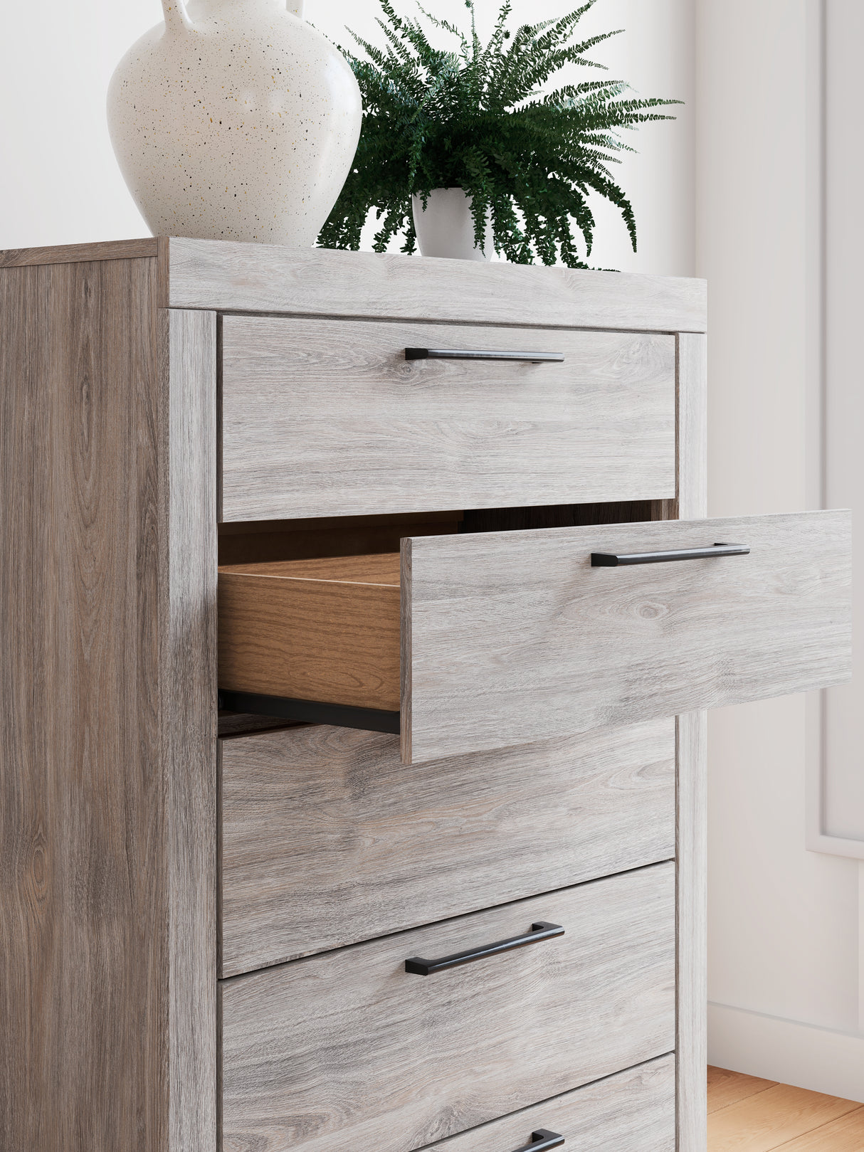 Broachmyn Chest of Drawers