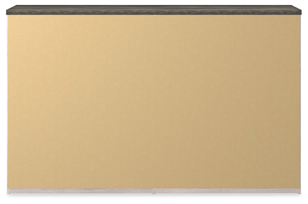 Gerridan Queen Panel Bed, Dresser and Nightstand