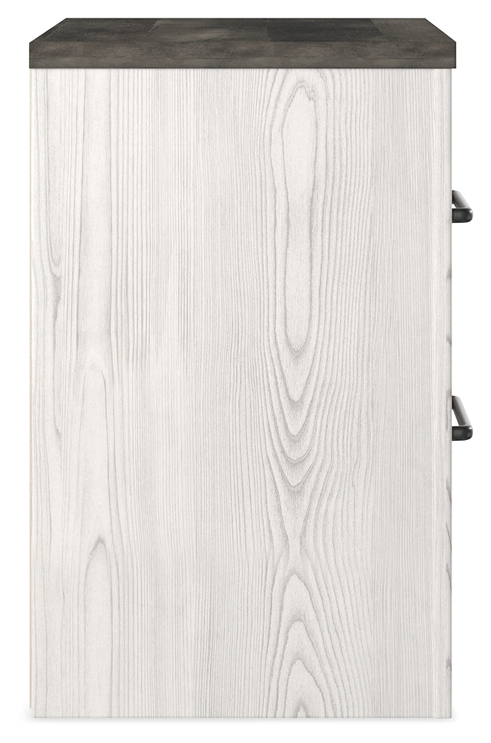 Gerridan Queen Bed with Mirrored Dresser and Nightstand