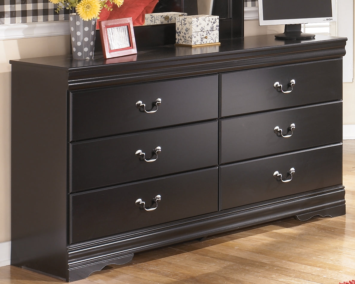 Furniture City Houma - Ashley Furniture - Huey Vineyard Dresser - Six Drawer Dresser - B128-31