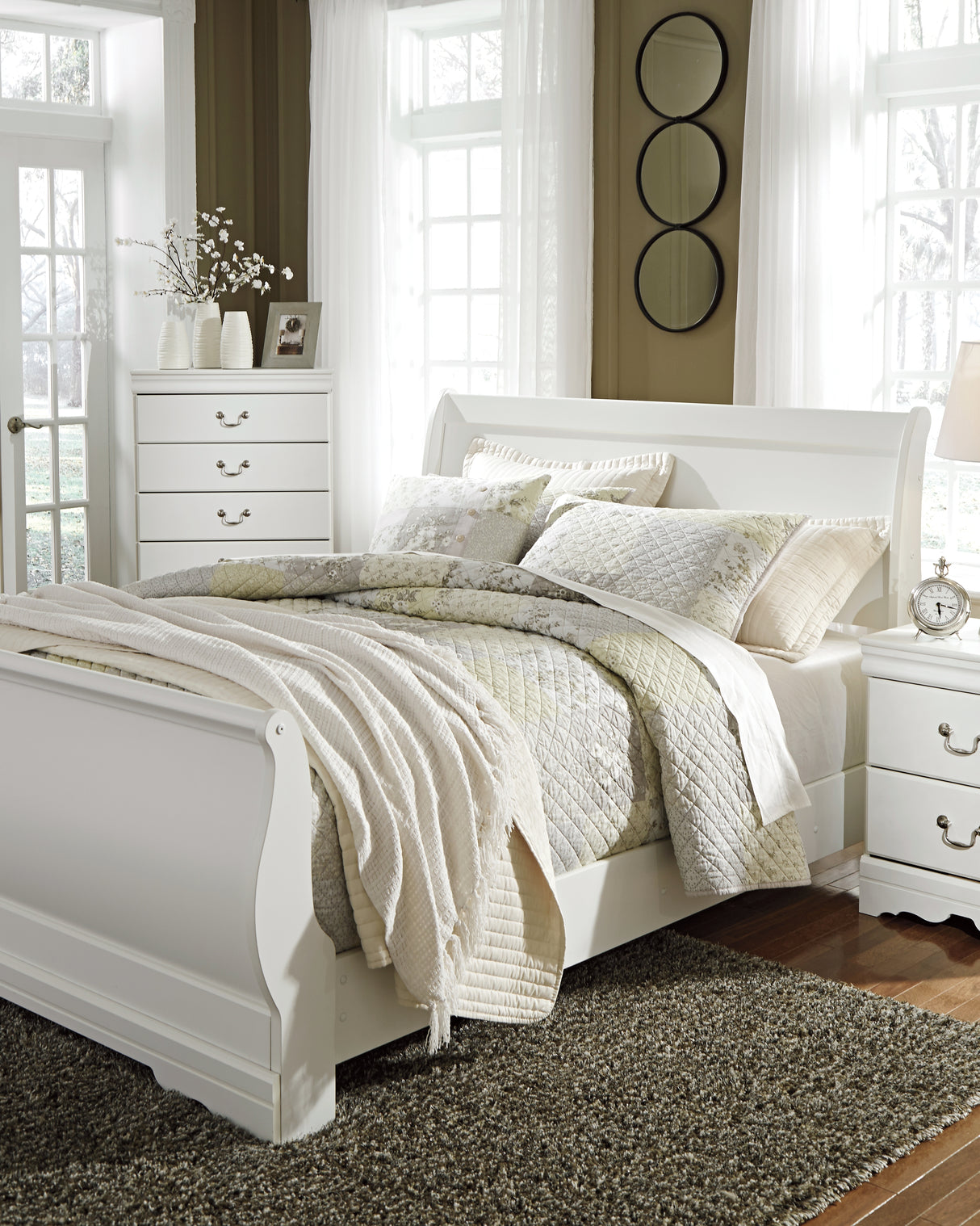 Furniture City Houma - Ashley Furniture - Anarasia Queen Sleigh Bed with Chest of Drawers and Nightstand - Queen Sleigh Bed with Chest of Drawers and Nightstand - B129B12