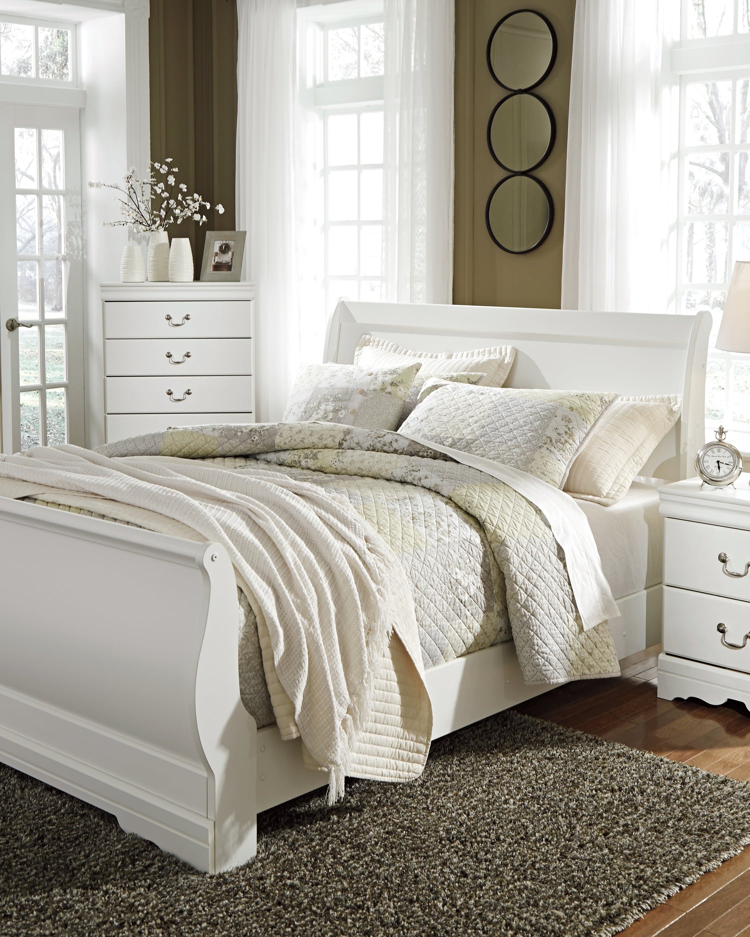 Furniture City Houma - Ashley Furniture - Anarasia Queen Sleigh Bed with Chest of Drawers and Nightstand - Queen Sleigh Bed with Chest of Drawers and Nightstand - B129B12
