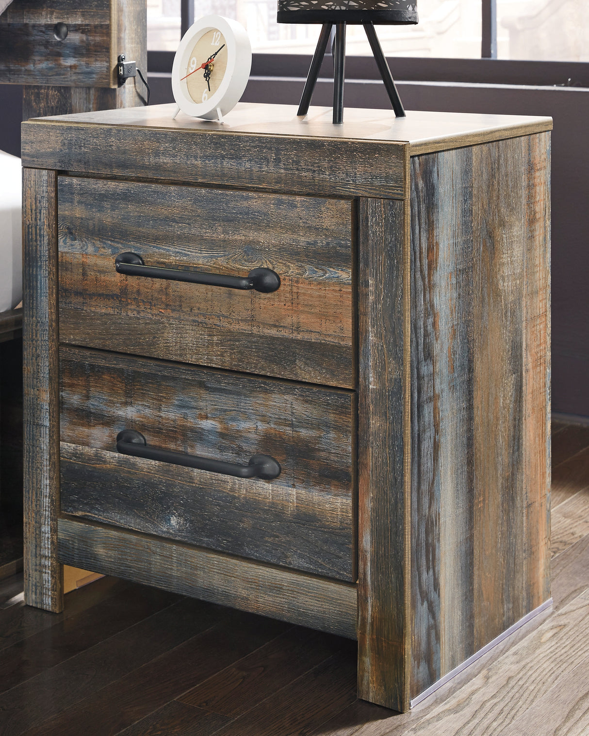 Drystan King Panel Bed, Dresser, Mirror and 2 Nightstands