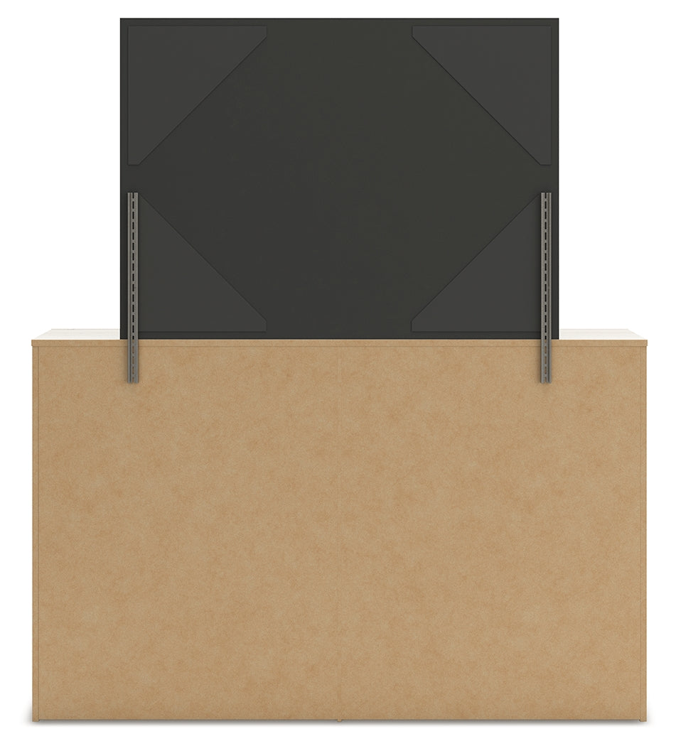 Lawroy Queen Panel Headboard, Dresser and Nightstand