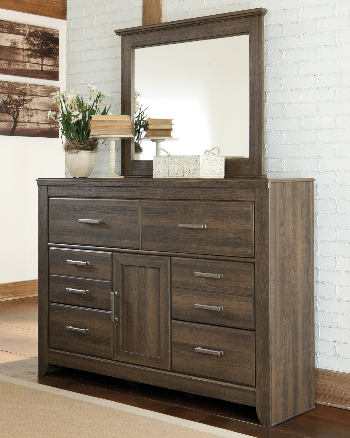 Juararo King Poster Bed, Dresser, Mirror and 2 Nightstands