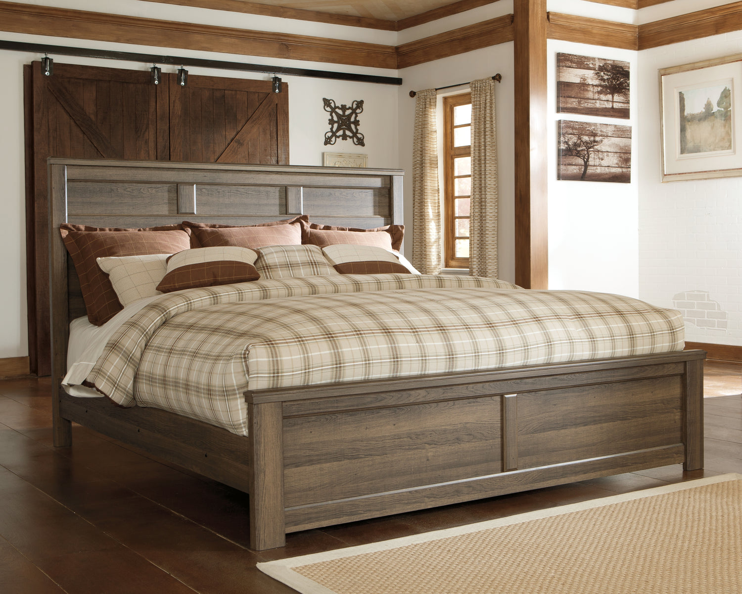 Juararo King Panel Bed and 2 Nightstands