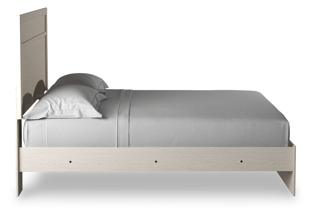 Stelsie King Panel Bed with Dresser, Mirror and Nightstand