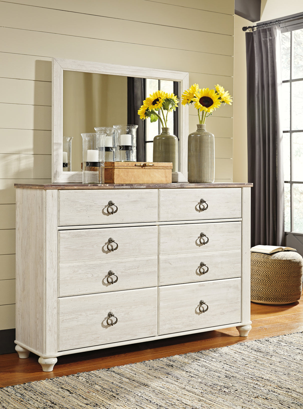 Willowton Queen Panel Bed, Dresser, Mirror, and Nightstand