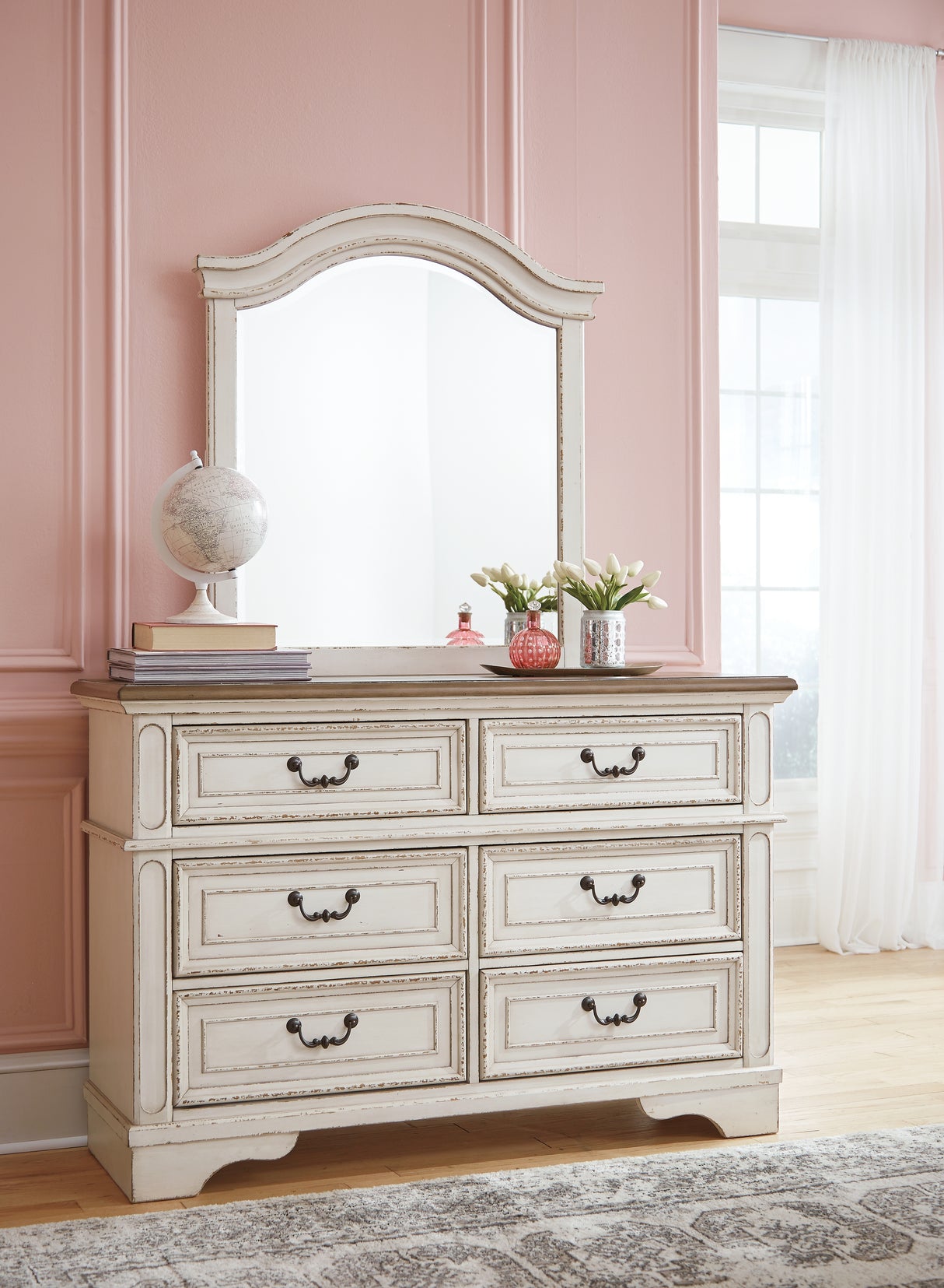 Realyn Full Panel Bed, Dresser, Mirror and Chest