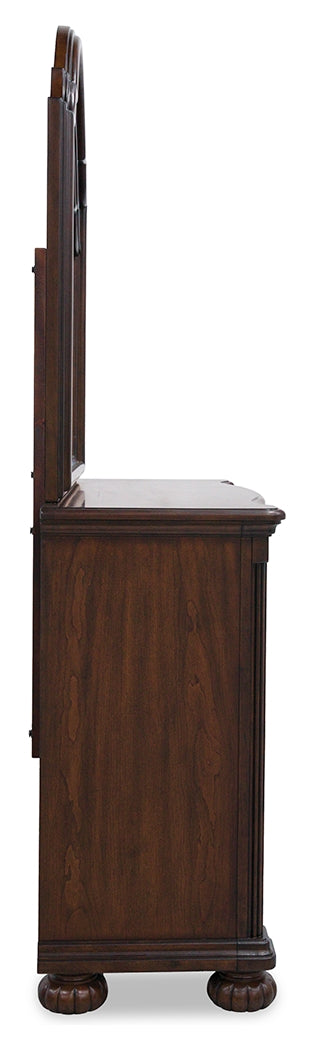 Lavinton Queen Poster Bed, Dresser, Mirror, Chest and 2 Nightstands