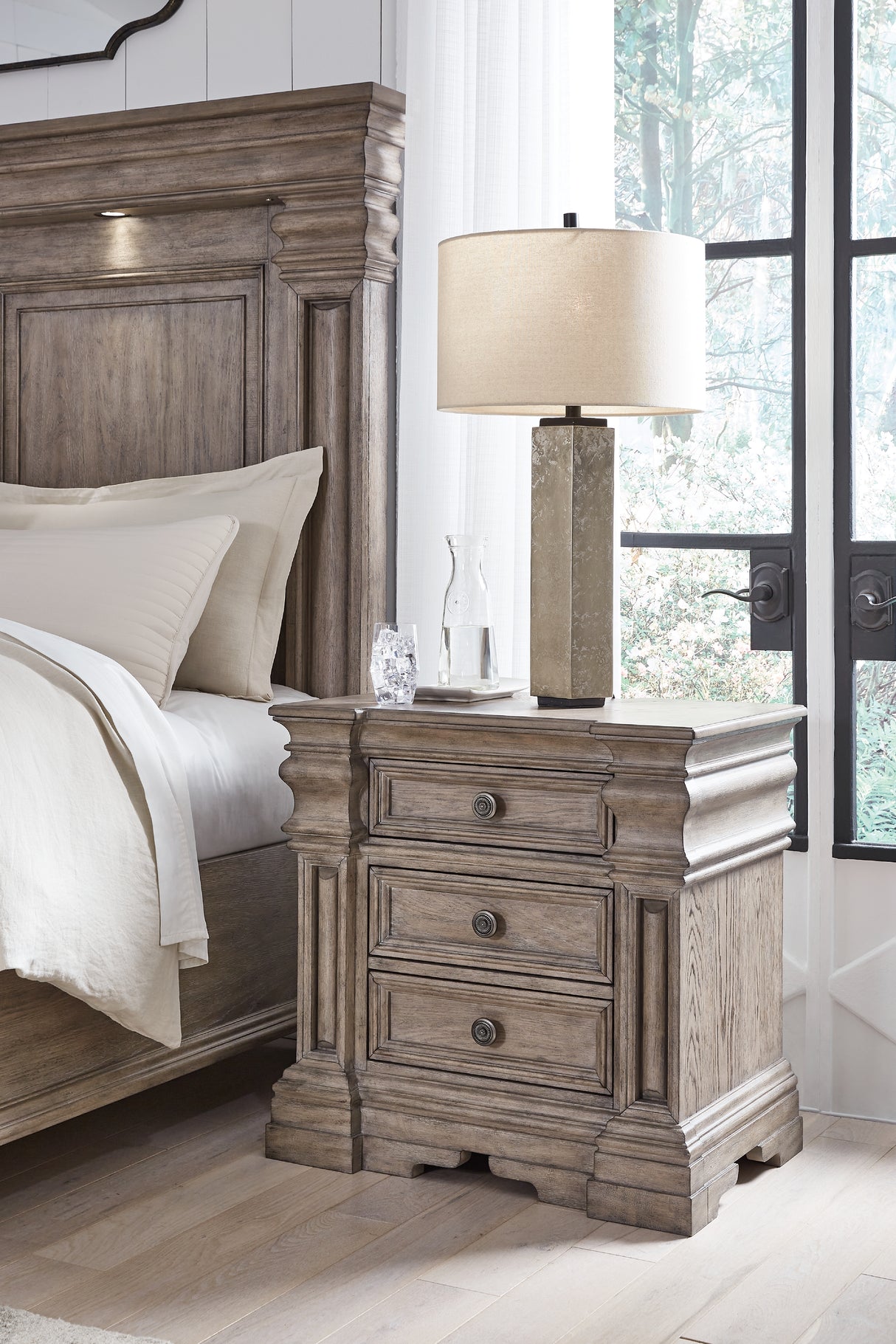 Blairhurst King Panel Bed, Dresser, Mirror and Nightstand