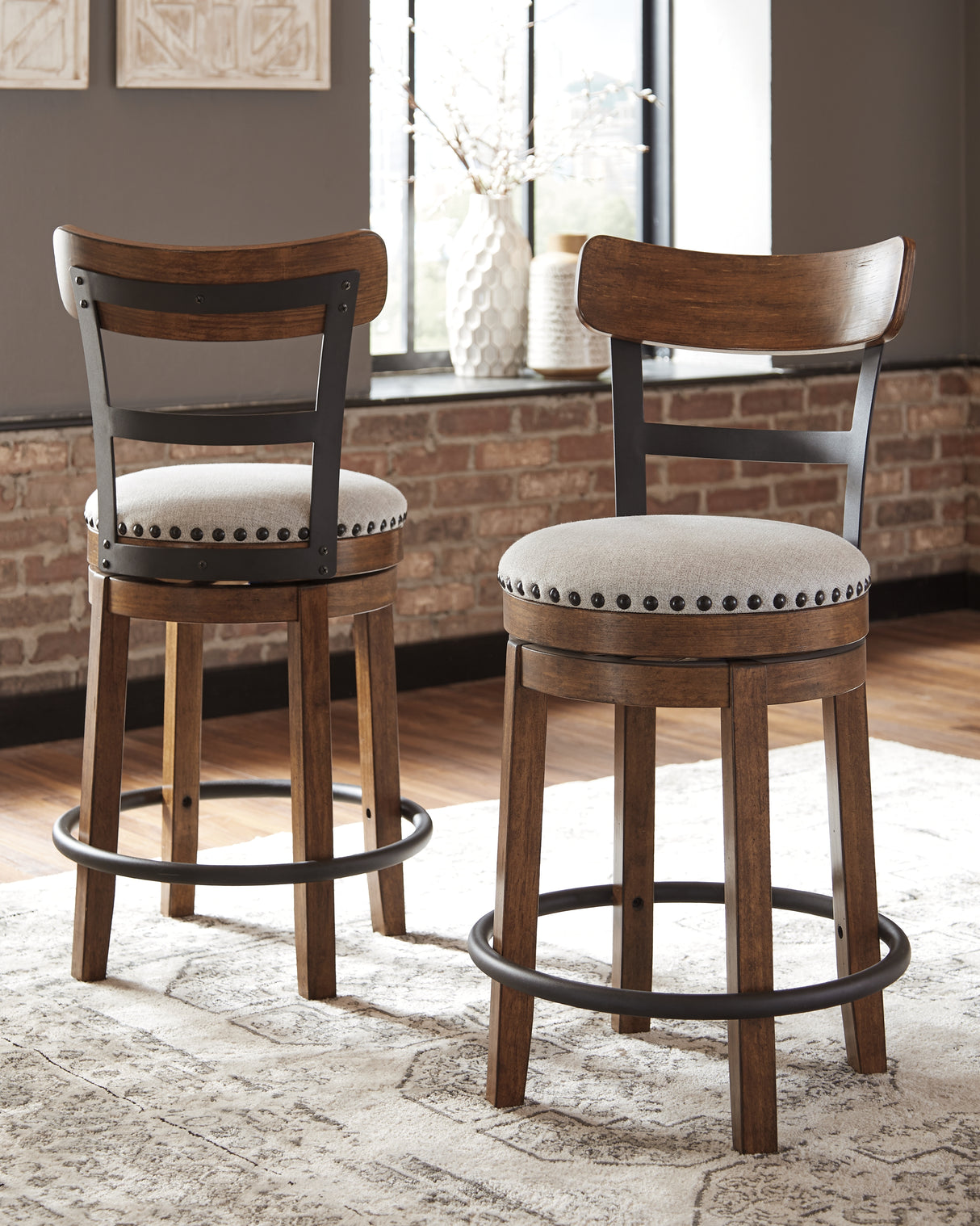 Furniture City Houma - Ashley Furniture - Valebeck Counter Height Bar Stool - UPH Swivel Barstool (1/CN) / Brown - D546-424