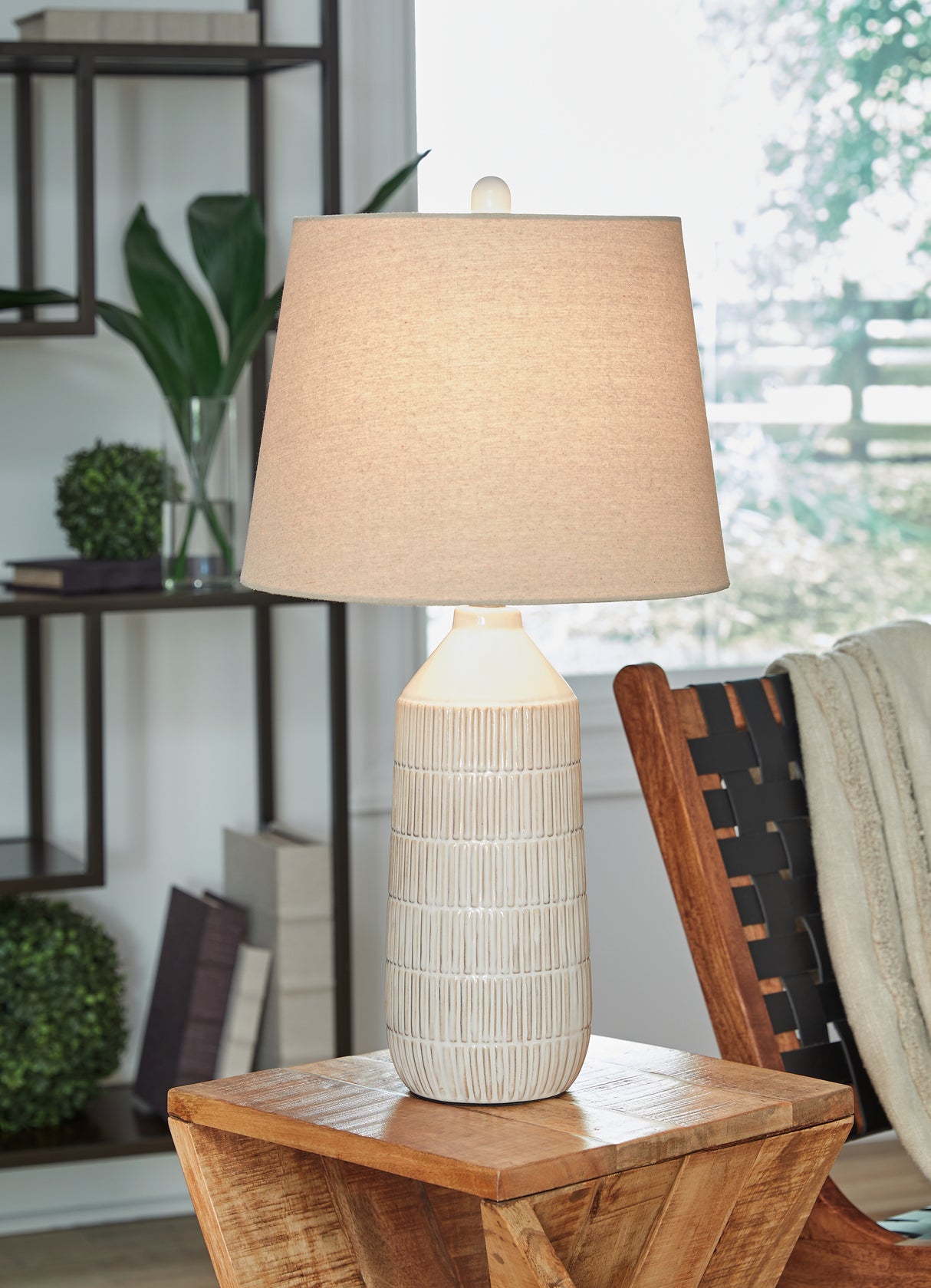 Furniture City Houma - Ashley Furniture - Willport Table Lamp (Set of 2) - Ceramic Table Lamp (Set of 2) - L177994