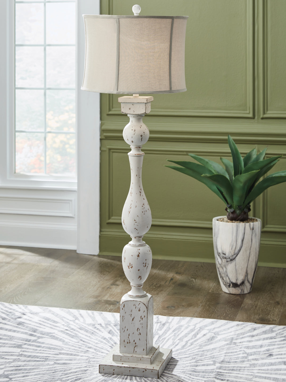 Furniture City Houma - Ashley Furniture - Madsbrook Floor Lamp - Poly Floor Lamp (1/CN) - L235921