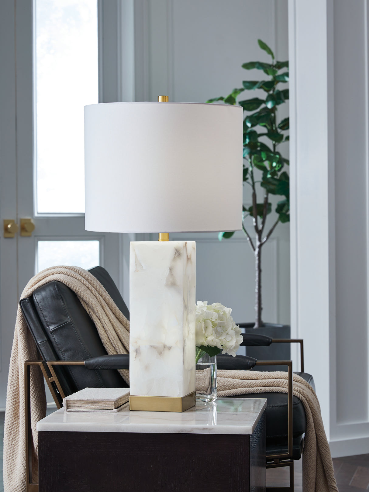 Furniture City Houma - Ashley Furniture - Linderfield Table Lamp - Alabaster Table Lamp (1/CN) - L429094