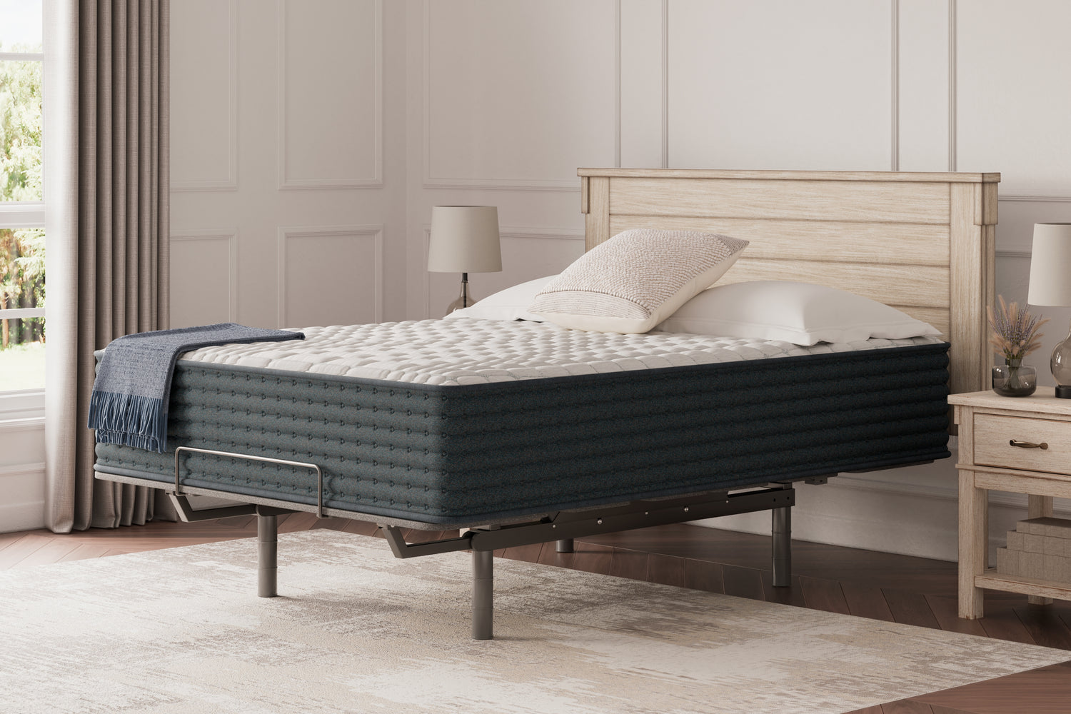 Hybrid 1300 Queen Mattress