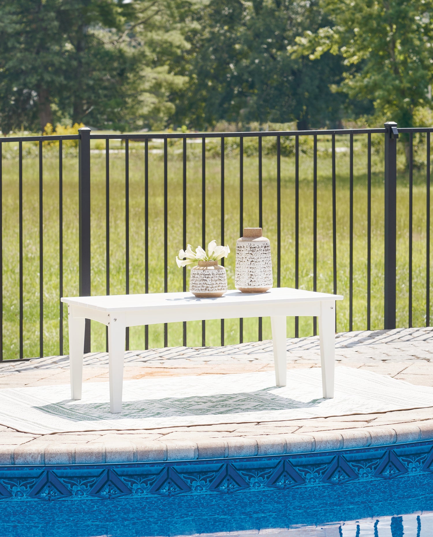 Furniture City Houma - Ashley Furniture - Hyland Wave Outdoor Coffee Table - Rectangular Cocktail Table / White - P111-701