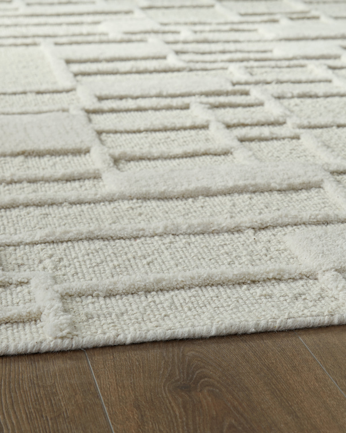 Empriss 7'8" x 10' Area Rug
