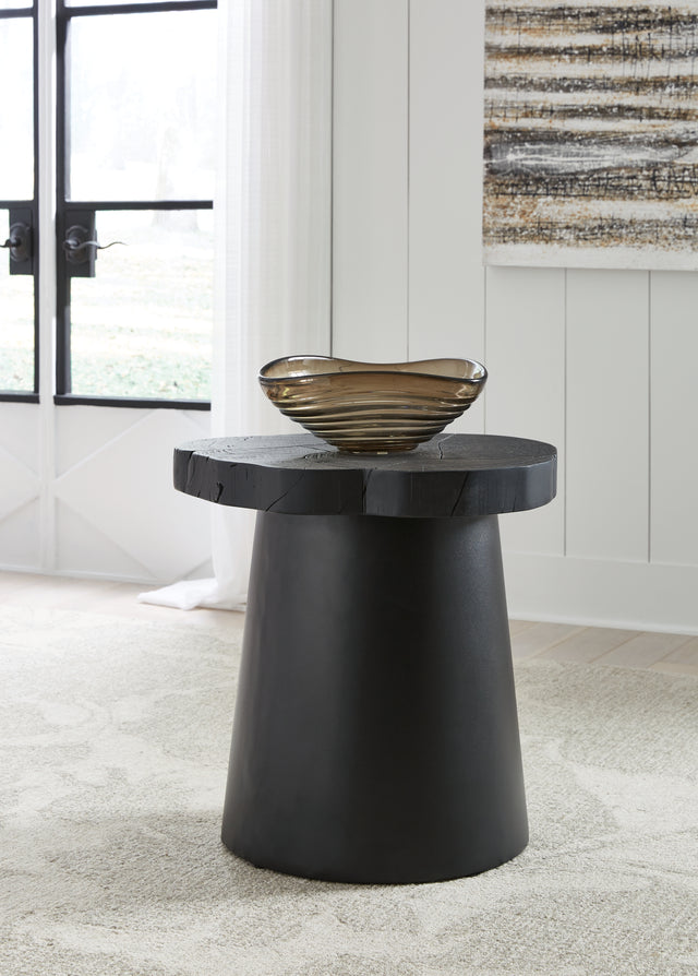 Furniture City Houma - Ashley Furniture - Wimbell End Table - Round End Table - T970-6