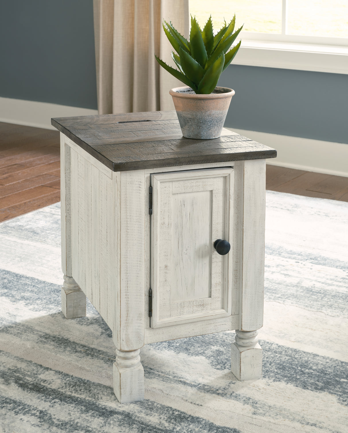 Furniture City Houma - Ashley Furniture - Havalance Chairside End Table - Chair Side End Table - T994-7