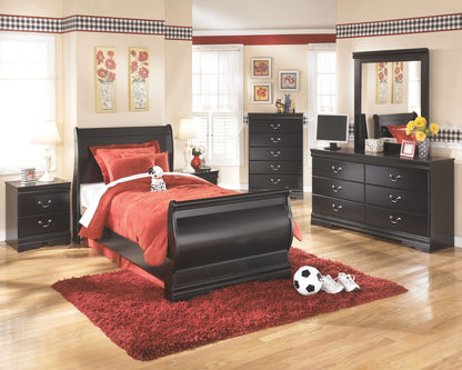 Huey Vineyard - Five Drawer Chest - Black