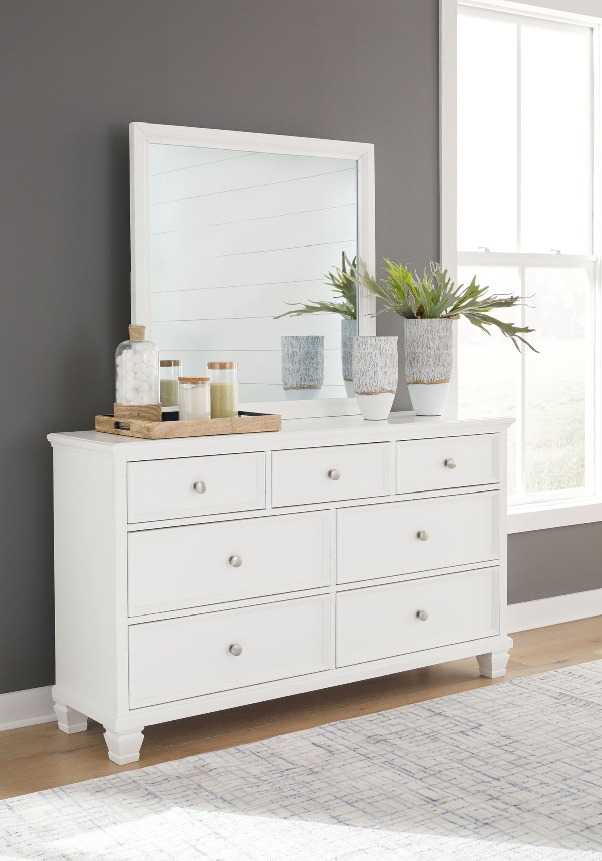 Fortman - Dresser And Mirror - White