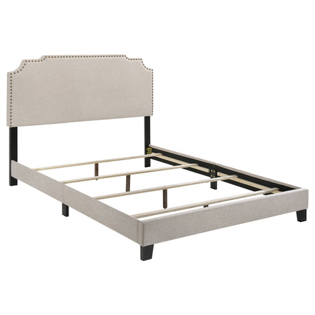Furniture City Houma - Coaster - Tamarac Upholstered Queen Panel Bed Beige - 310061Q