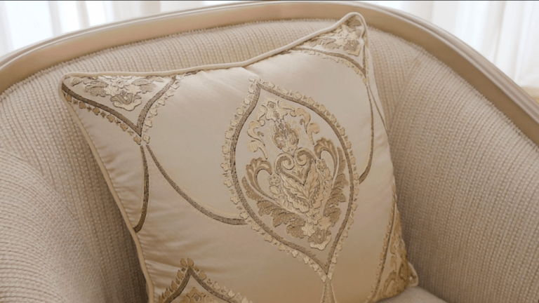 HD-7005 - Chair - Beige / Gold