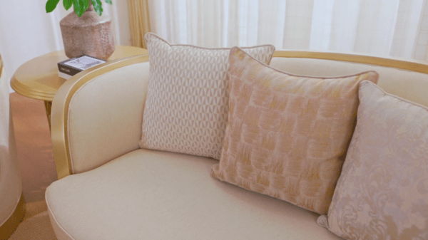 HD-7006 - Sofa - Beige / Gold