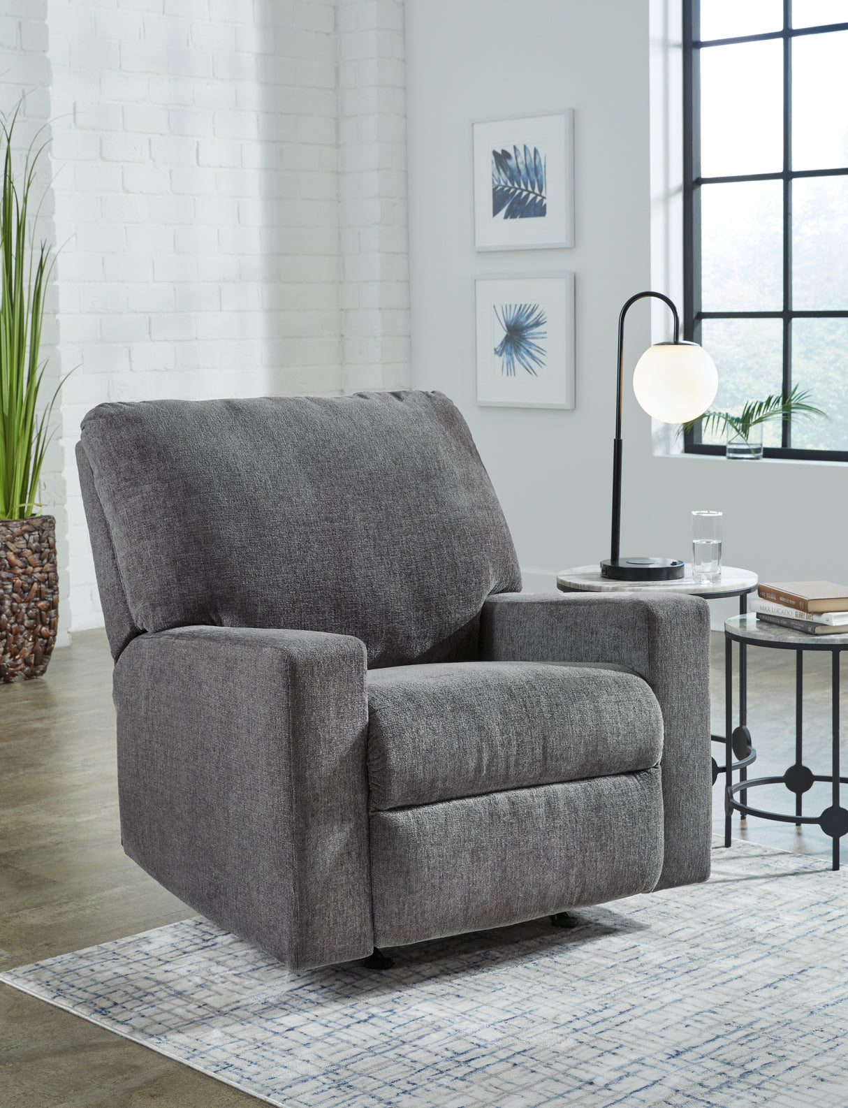 Rannis Recliner