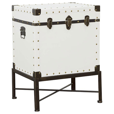 Furniture City Houma - Coaster - Nancy Upholstered Vintage Side Table Storage Trunk White - 902819