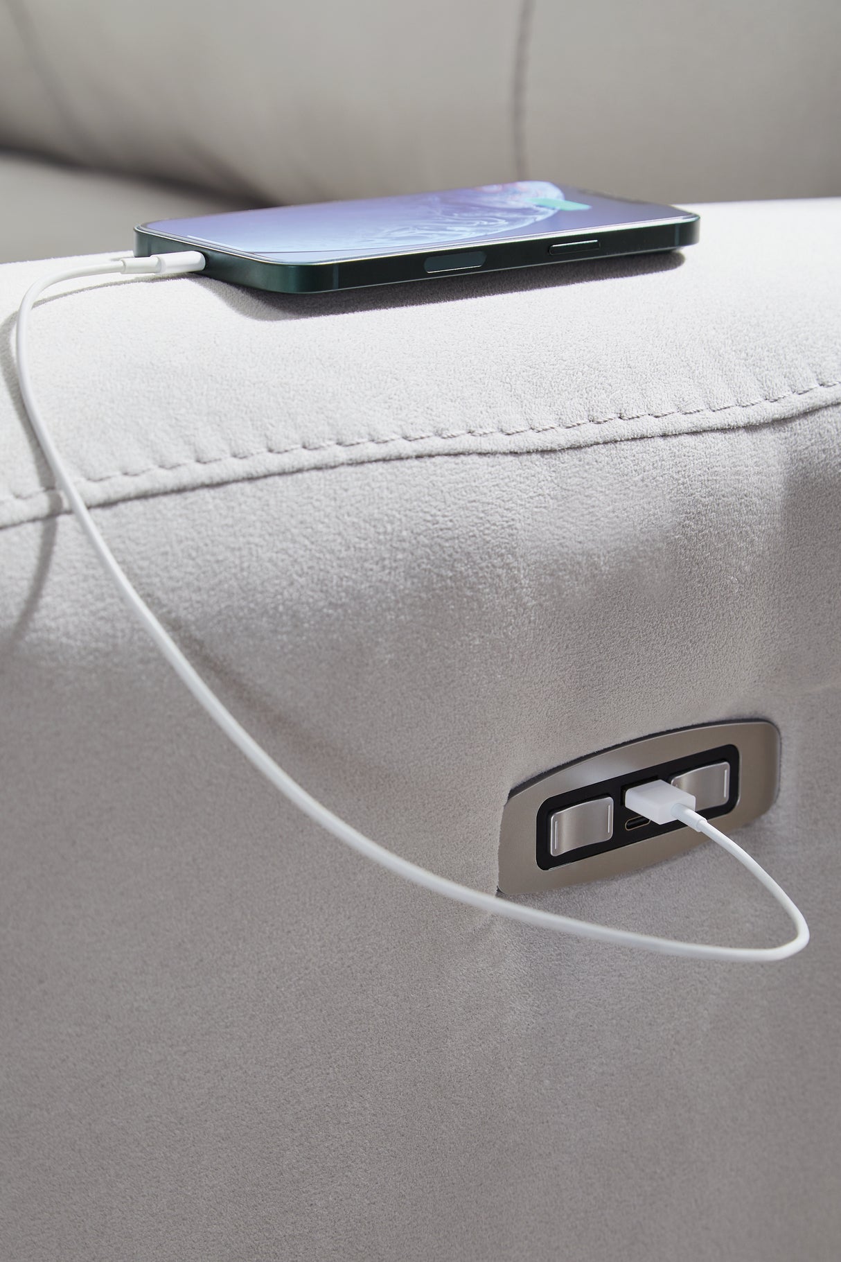 Social Pointe 6-Piece Reclining Sectional with Storage Console