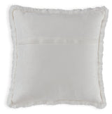 Gariland Pillow