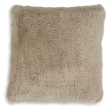 Gariland Pillows