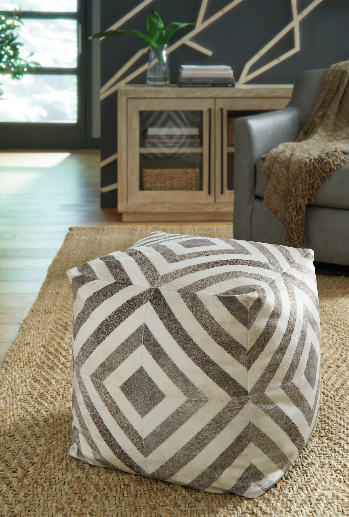 Furniture City Houma - Ashley Furniture - Hartselle Pouf - Pouf / Brown - A1000982