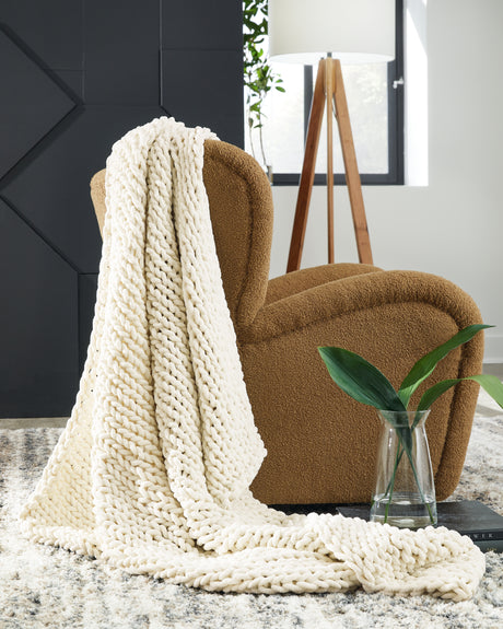 Furniture City Houma - Ashley Furniture - Chaddon Throw (Set of 3) - Throw (3/CS) / Ivory - A1001060