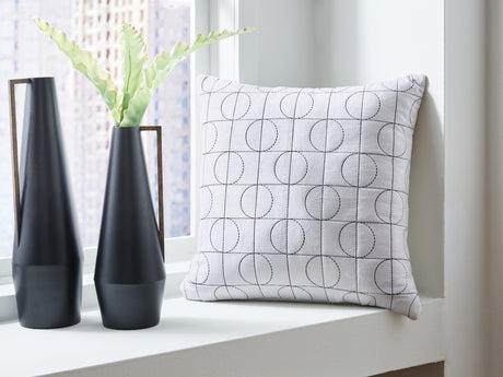 Furniture City Houma - Ashley Furniture - Kydner Pillow (Set of 4) - Pillow (4/CS) / White/Black - A1001107