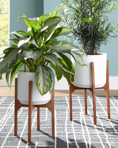 Furniture City Houma - Ashley Furniture - Dorcey Planter (Set of 2) - Planter Set (Set of 2) / White/Brown - A2000427