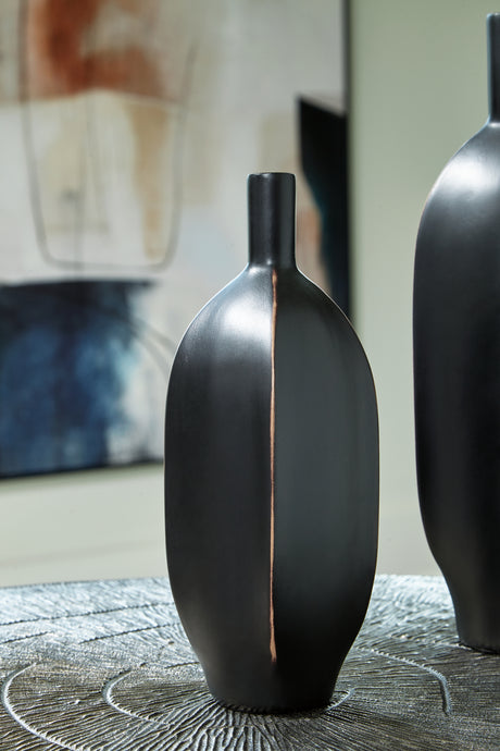 Furniture City Houma - Ashley Furniture - Rhaveney Vase (Set of 3) - Vase (3/CS) / Black - A2000550