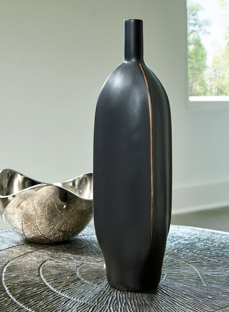 Furniture City Houma - Ashley Furniture - Rhaveney Vase (Set of 3) - Vase (3/CS) / Black - A2000551
