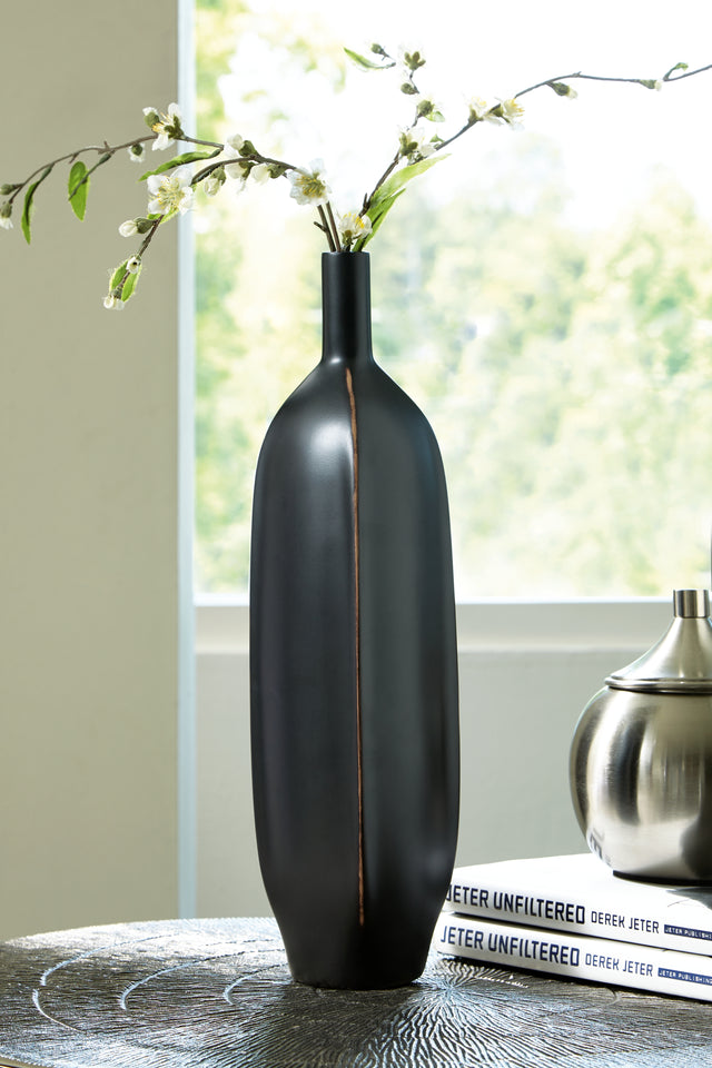 Furniture City Houma - Ashley Furniture - Rhaveney Vase - Vase (3/CS) / Black - A2000552
