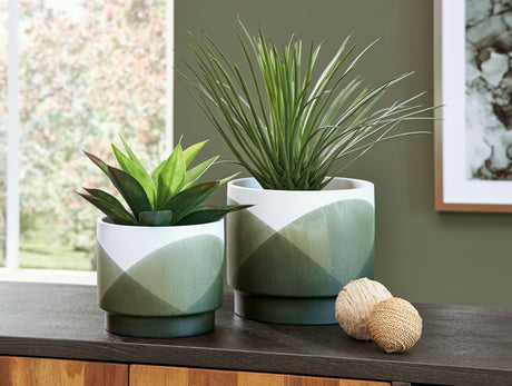 Furniture City Houma - Ashley Furniture - Ardenridge Planter (Set of 2) - Planter Set (Set of 2) / Green/White - A2000579