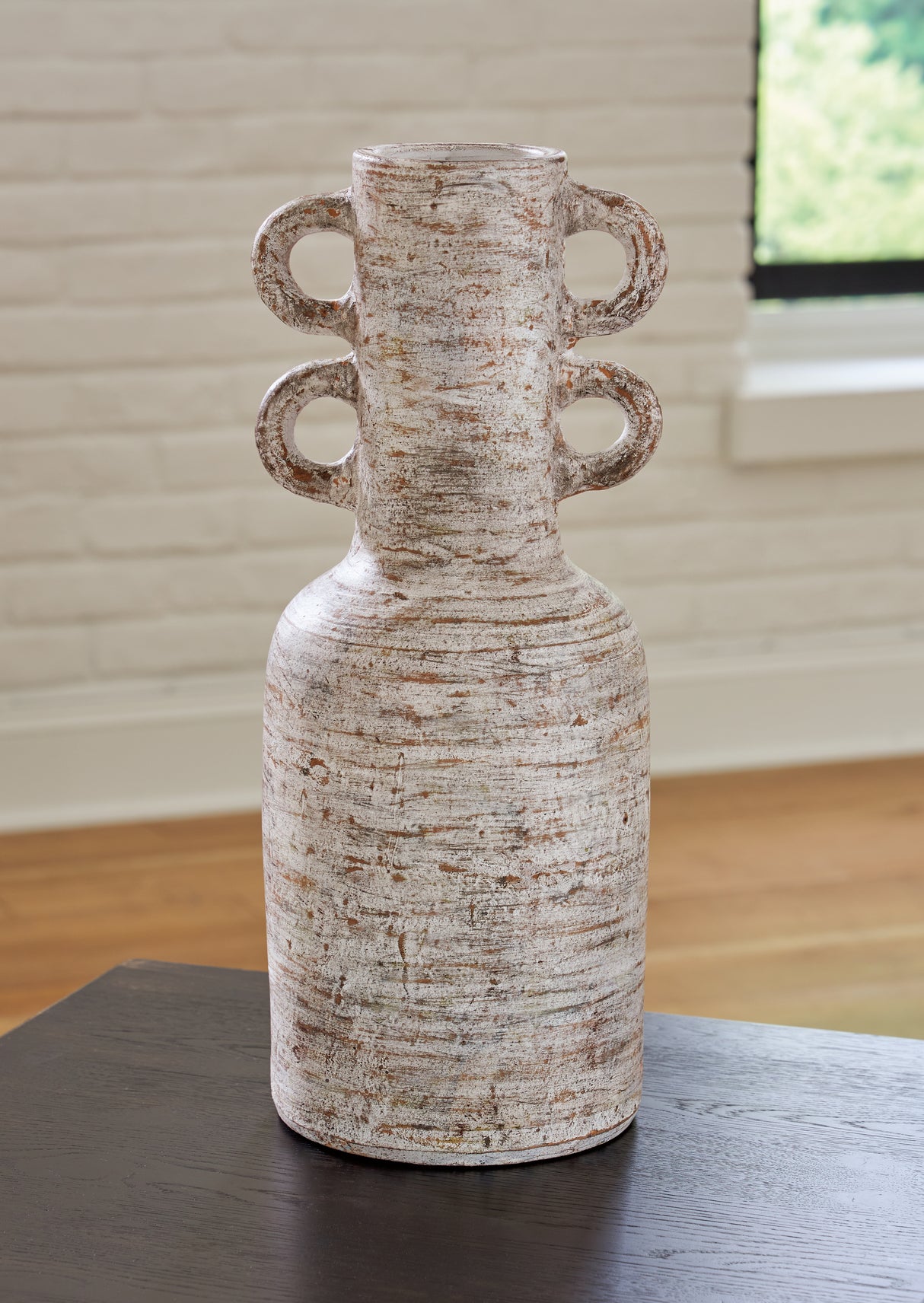 Furniture City Houma - Ashley Furniture - Wellbridge Vase - Vase / Distressed White - A2000609