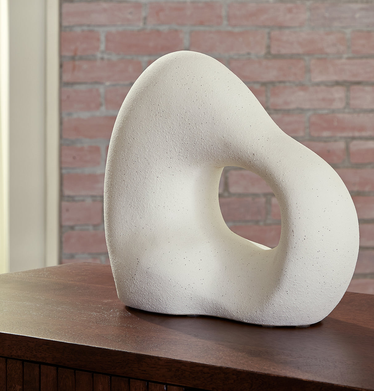 Furniture City Houma - Ashley Furniture - Arthrow Sculpture - Sculpture / Off White - A2000649
