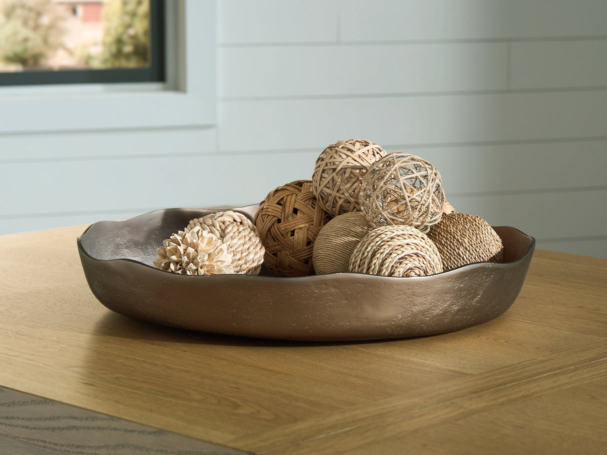 Furniture City Houma - Ashley Furniture - Wallmen Tray - Tray / Champagne Gold Finish - A2000817