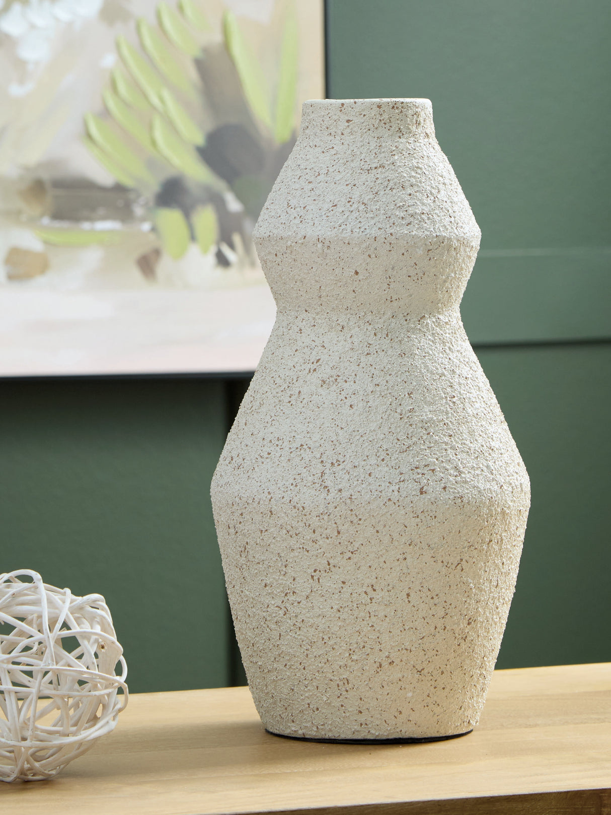 Furniture City Houma - Ashley Furniture - Dawthorne Vase - Vase / Cream - A2000850