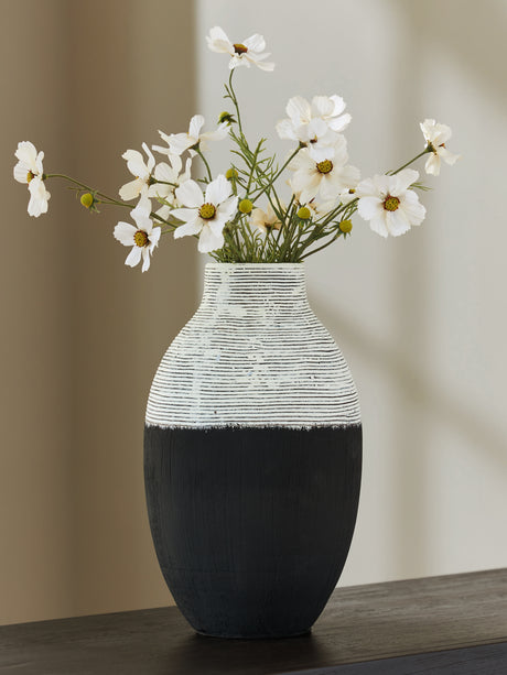 Furniture City Houma - Ashley Furniture - Girtha Vase - Vase / Antique White/Black - A2000876